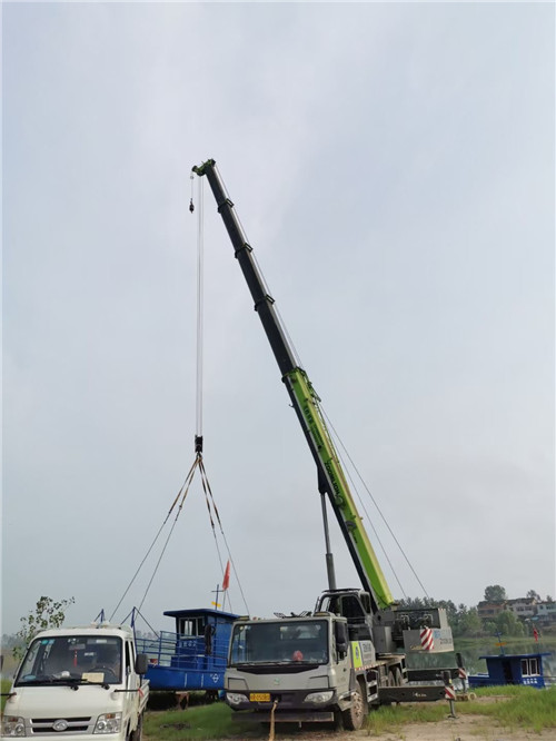北川桥梁建设吊装案例